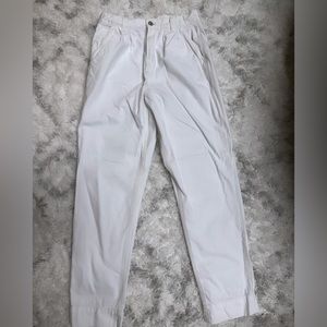White American Eagle Mom Jeans/Cargo Pant